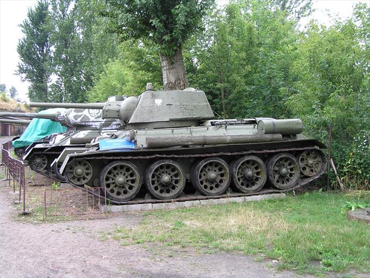 T-34-76 - T-34-76 Walk Around.jpg