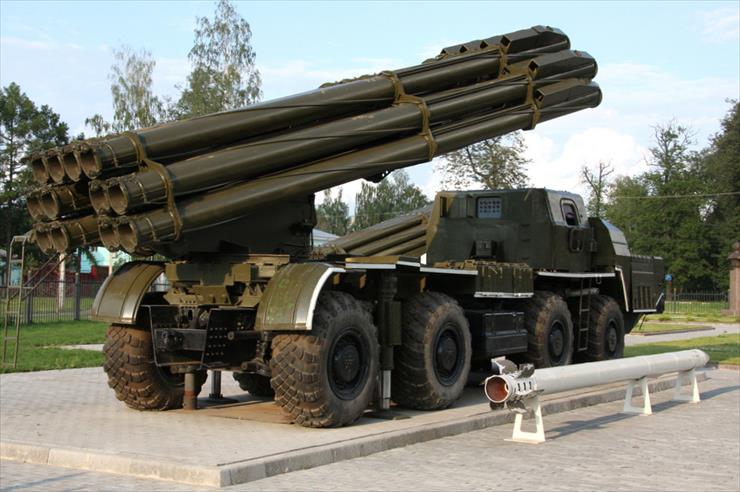 BM-30 Smiercz 9a52_smerch - Rosyjski system artylerii rakietowej BM-30 Smiercz - 9A52-2 donbas.jpg